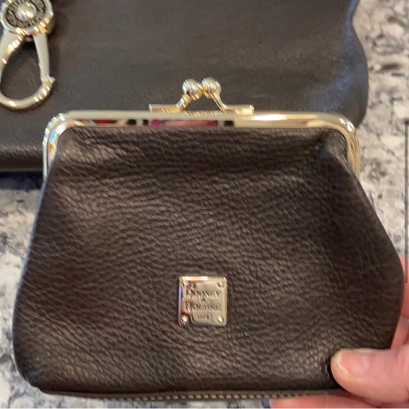 NWOT. Dooney & Burke Pebble Leather Logo Lock Hobo $150 $274 - Picture 6 of 14